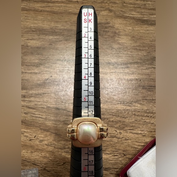 Gold plated band with Majorica pearl center - Picture 5 of 6